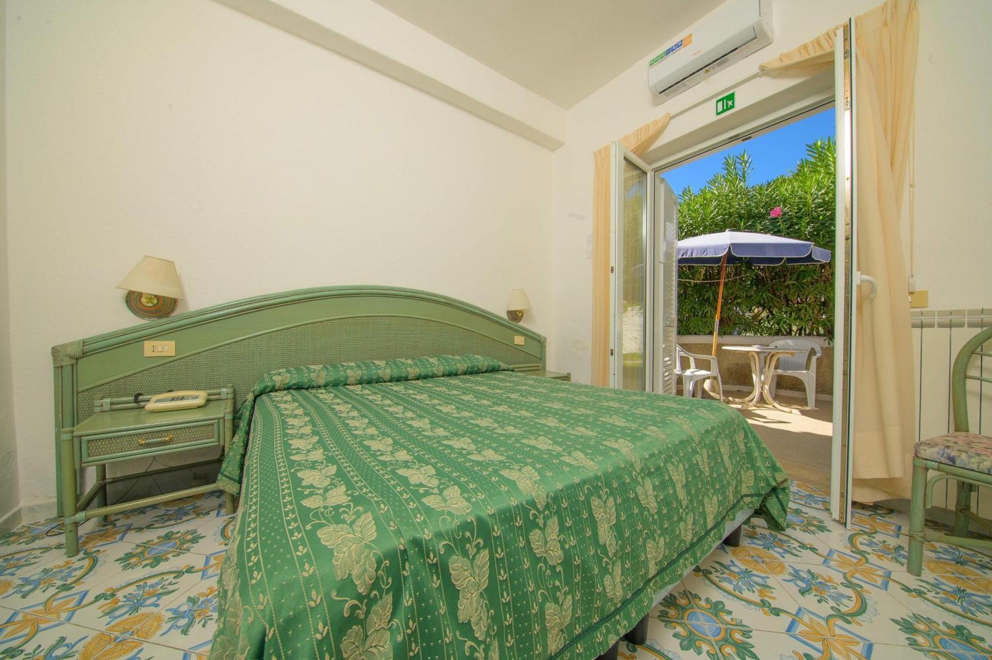 Av Club Terme Colella Hotell Forio di Ischia Exteriör bild