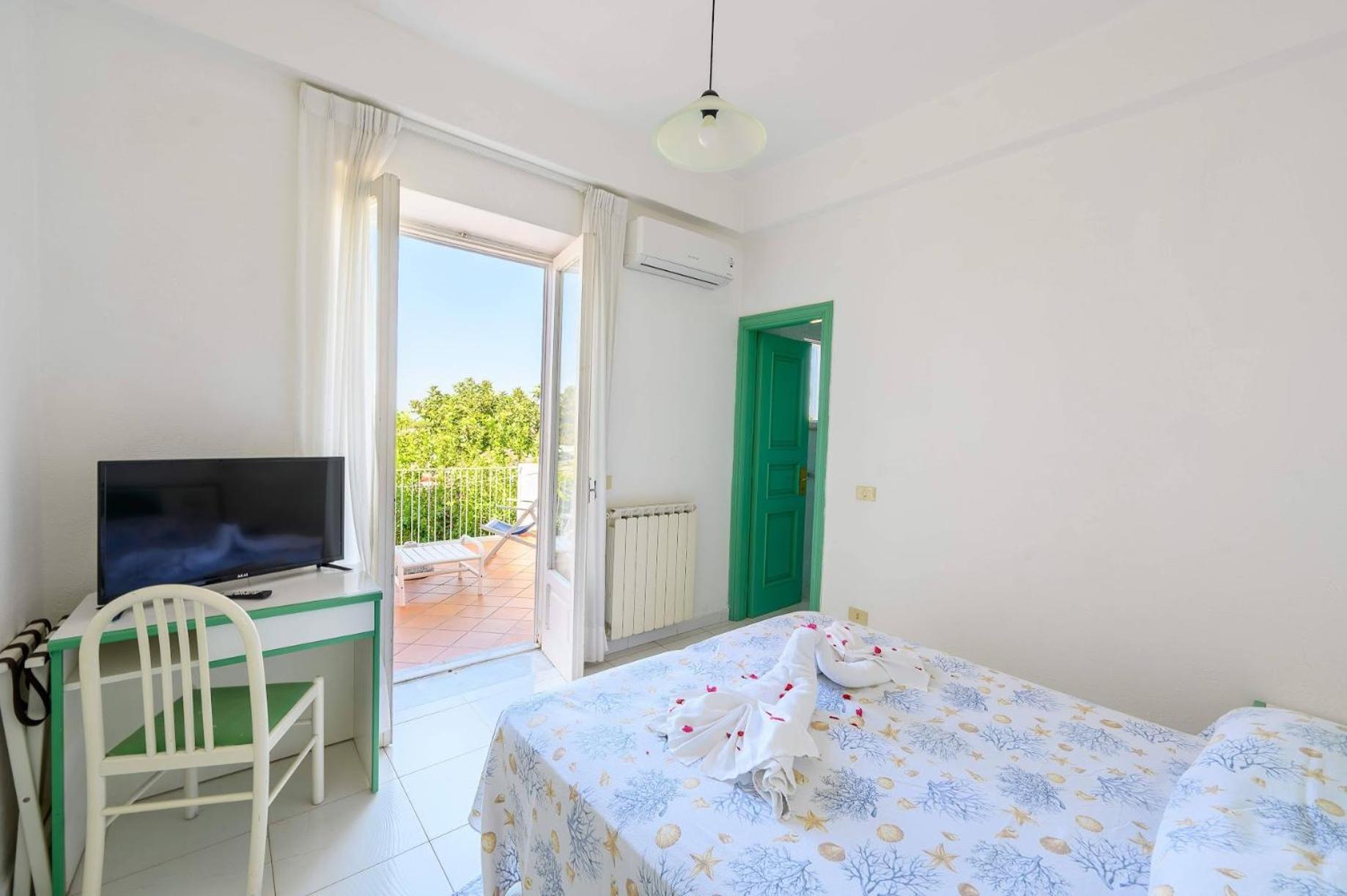 Av Club Terme Colella Hotell Forio di Ischia Exteriör bild
